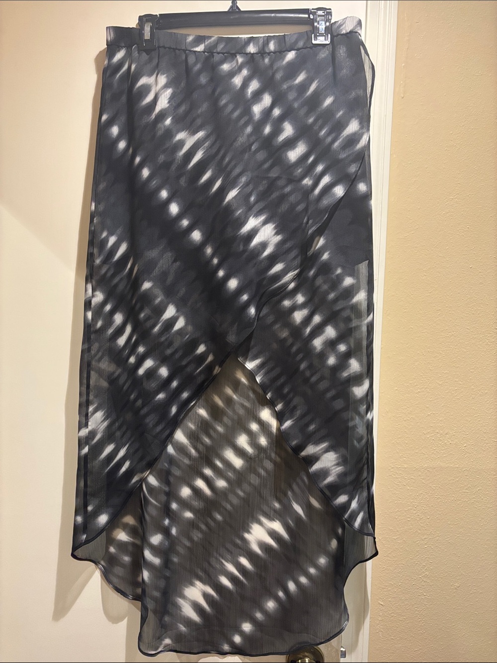 Express Black & White High-Low Overlay Skirt